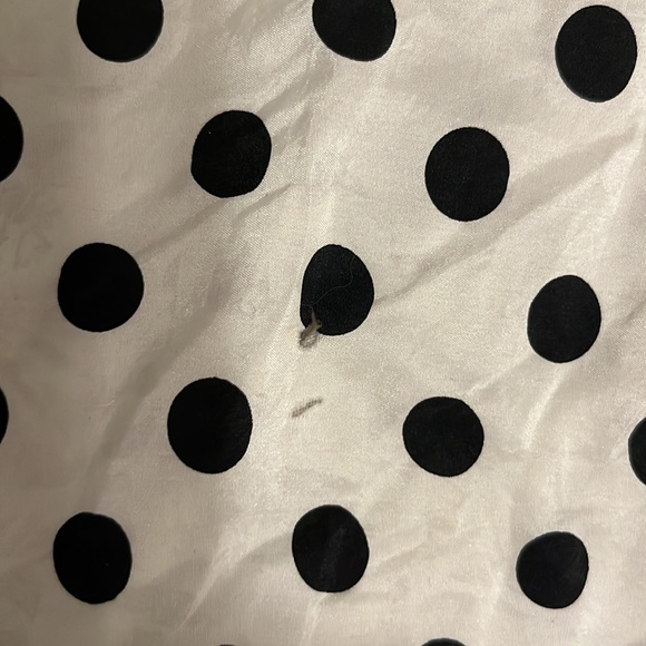 Carolina  Herrera vintage silk scarf - Picture 3 of 4